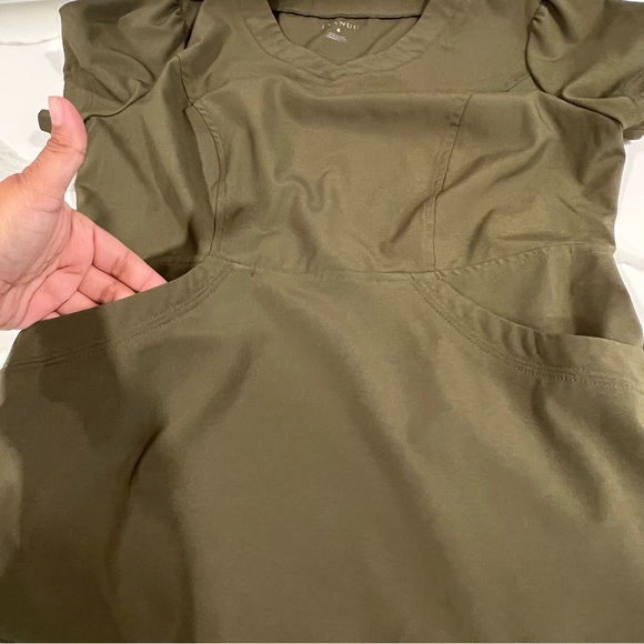 Jaanuu Olive‎ Green Women's Top size small hospital scrub top - Picture 5 of 13